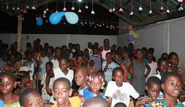 Les enfants des femmes portefaix de Lomé ont fêté noël