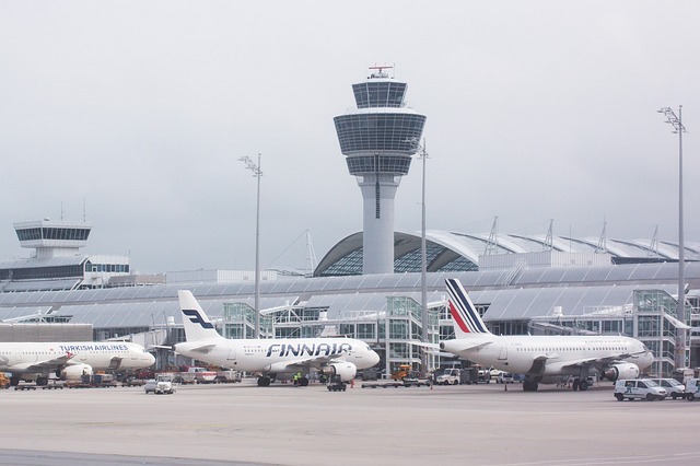 Les aéroports de Cotonou et de Lomé paralysés