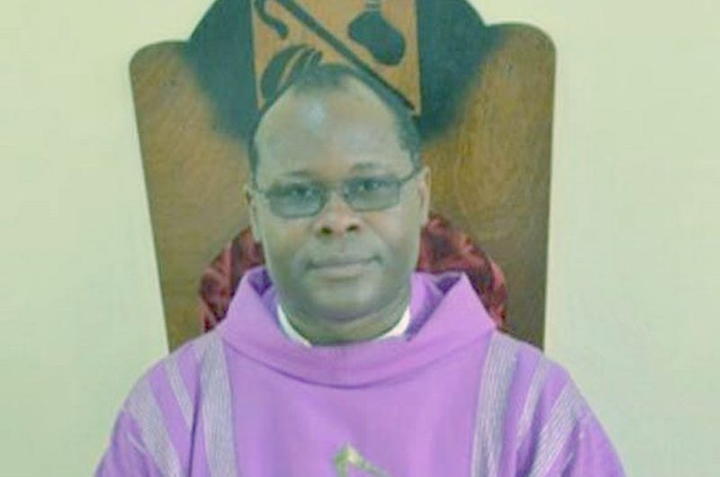 Togo : Un prête catholique appelle tout le monde à faire la politique