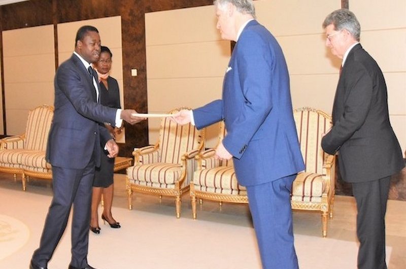 Le nouvel ambassadeur des États-Unis au Togo débute officiellement ses fonctions.
