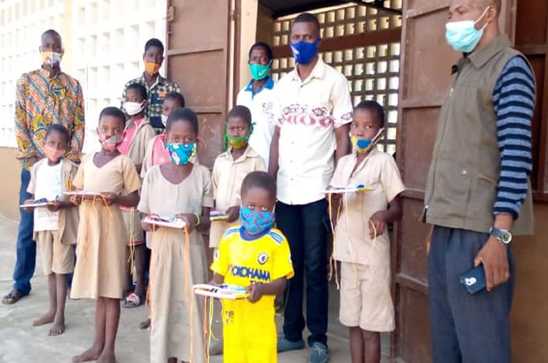 Des dons du président Faure Gnassingbé à l’endroit des élèves démunis