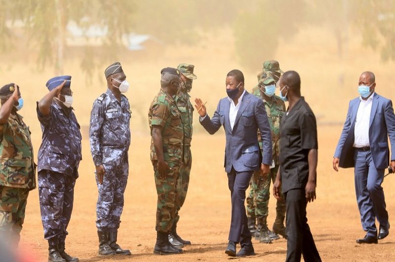 Togo: Faure Gnassingbé au contact de l’armée en première ligne dans la riposte contre la menace terroriste.